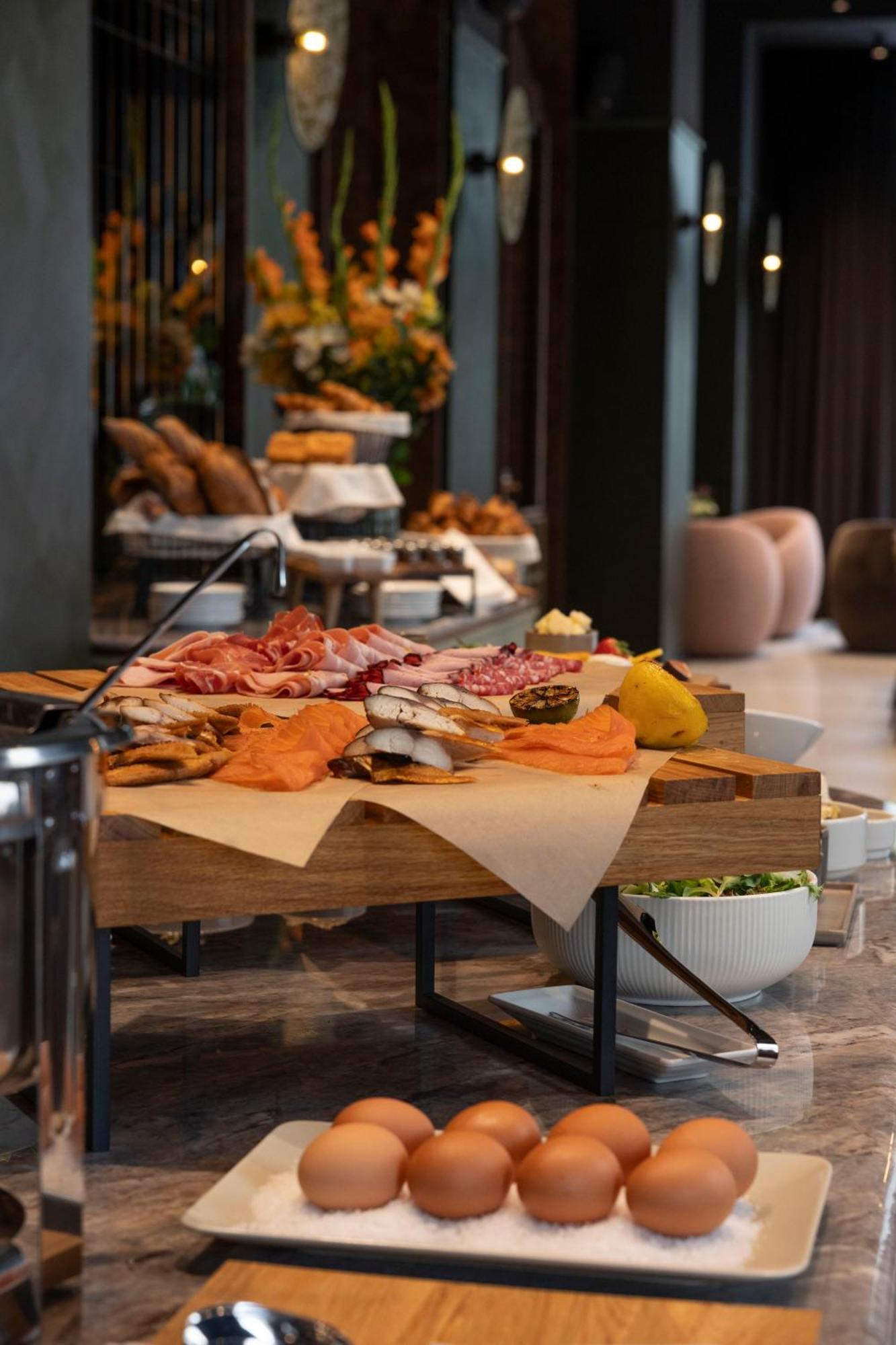 Flaner Hotel, Worldhotels Crafted Warschau Buitenkant foto